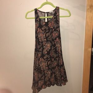 Sleeve less open side paisley dress